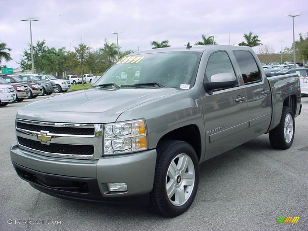 2007 Silverado 1500 LTZ Crew Cab 4x4 - Graystone Metallic / Ebony Black photo #8