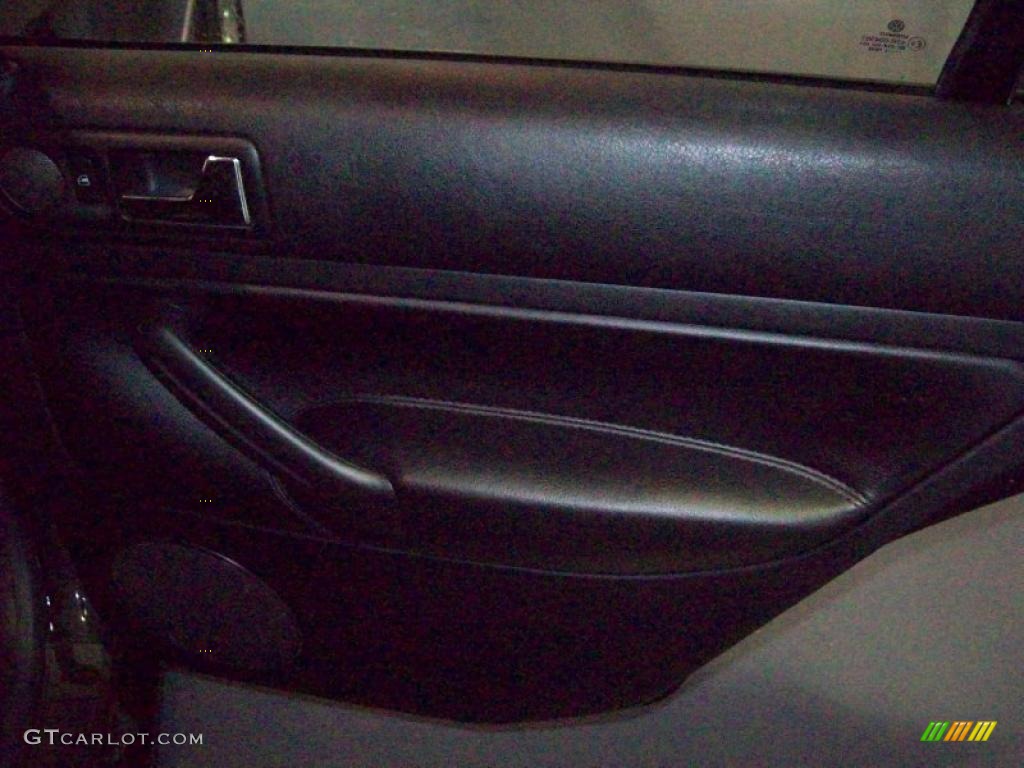 2004 Jetta GLS Sedan - Black / Black photo #22