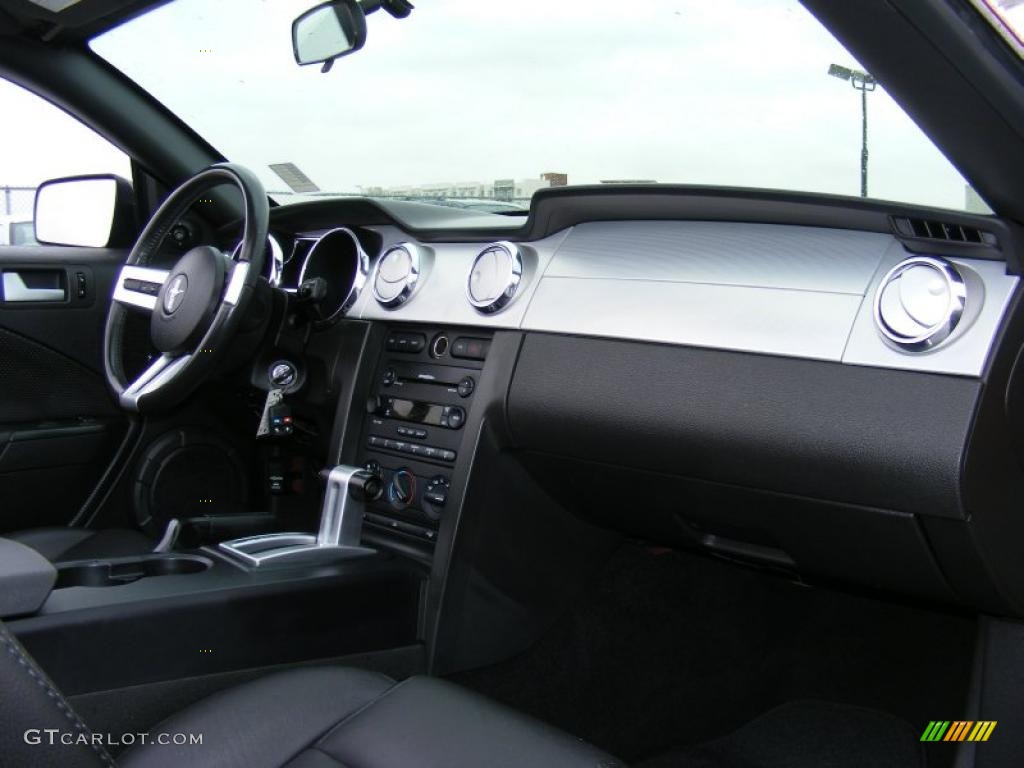 2006 Mustang V6 Premium Convertible - Redfire Metallic / Dark Charcoal photo #21