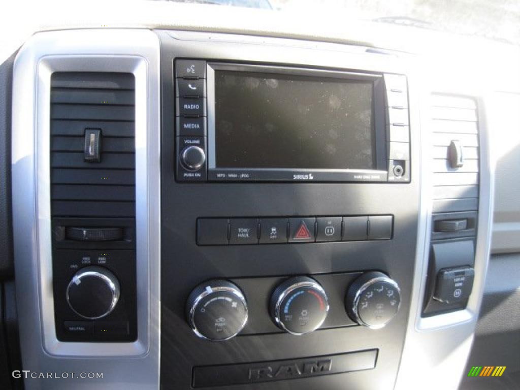 2010 Ram 1500 Big Horn Crew Cab 4x4 - Bright Silver Metallic / Dark Slate/Medium Graystone photo #9