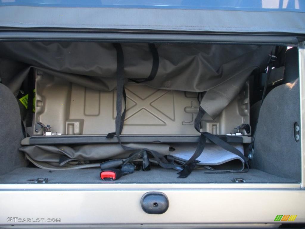 2004 Wrangler Sahara 4x4 - Light Khaki Metallic / Khaki photo #20
