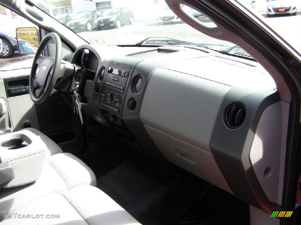 2004 F150 XL Regular Cab - Dark Shadow Grey Metallic / Dark Flint photo #22