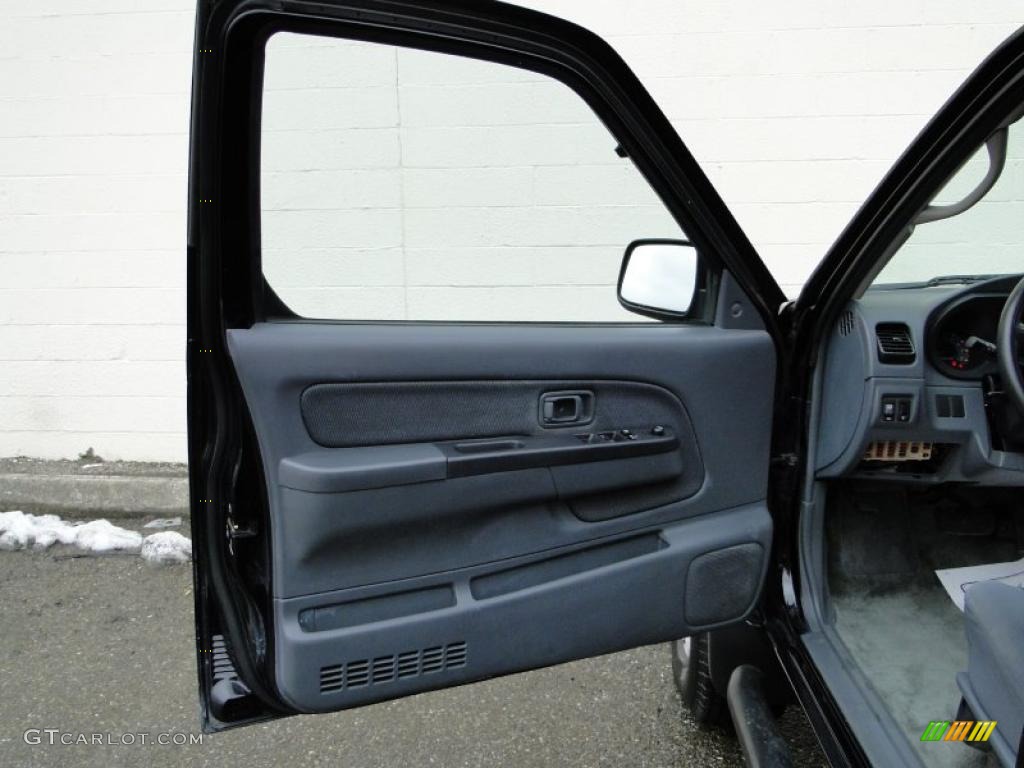 2002 Nissan Frontier SC Crew Cab 4x4 Charcoal Door Panel Photo #26623641