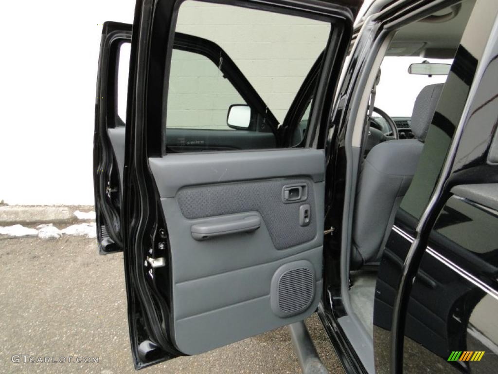 2002 Nissan Frontier SC Crew Cab 4x4 Charcoal Door Panel Photo #26623677