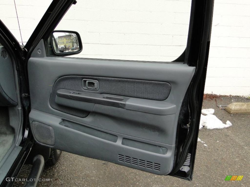 2002 Nissan Frontier SC Crew Cab 4x4 Charcoal Door Panel Photo #26623729