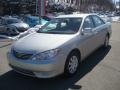 Lunar Mist Metallic - Camry LE Photo No. 5