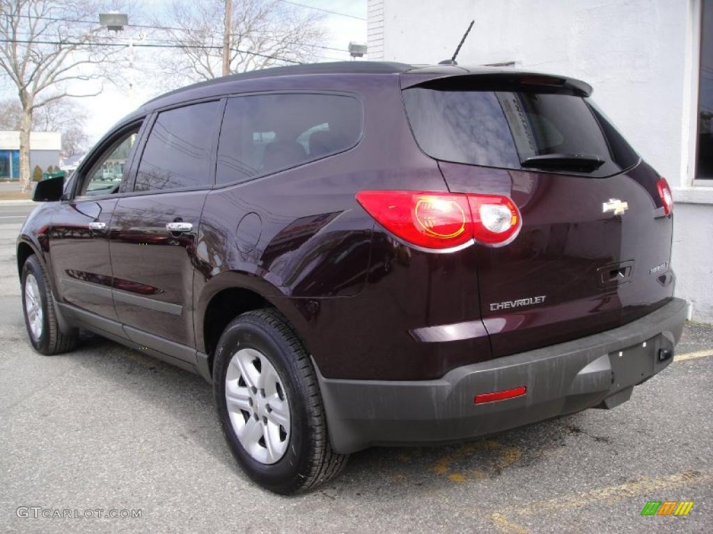 2009 Traverse LS AWD - Dark Cherry Metallic / Dark Gray/Light Gray photo #4