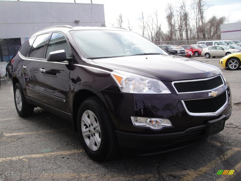 2009 Traverse LS AWD - Dark Cherry Metallic / Dark Gray/Light Gray photo #7