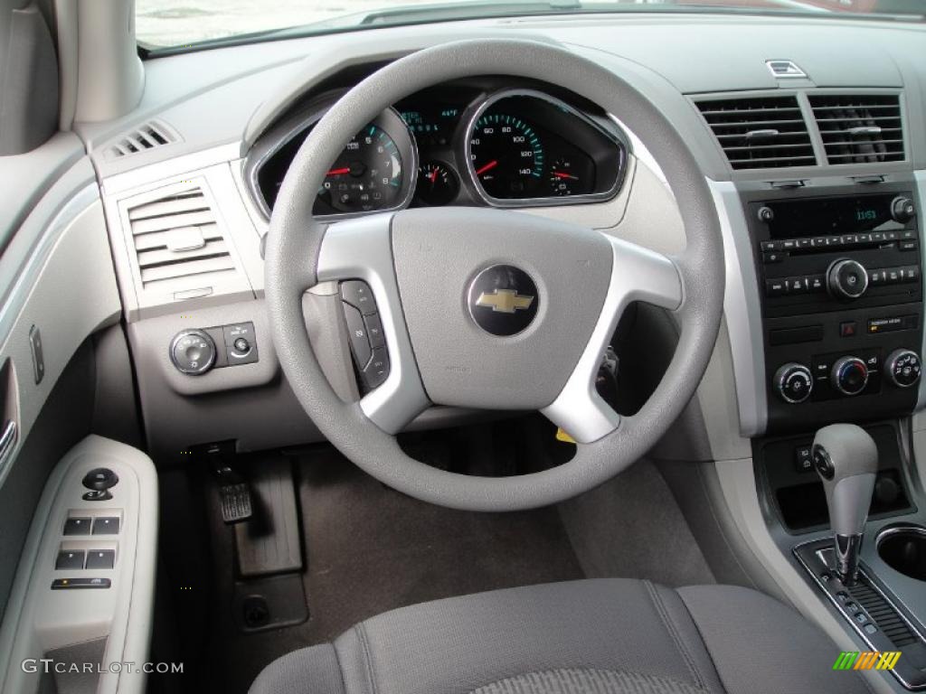 2009 Traverse LS AWD - Dark Cherry Metallic / Dark Gray/Light Gray photo #11