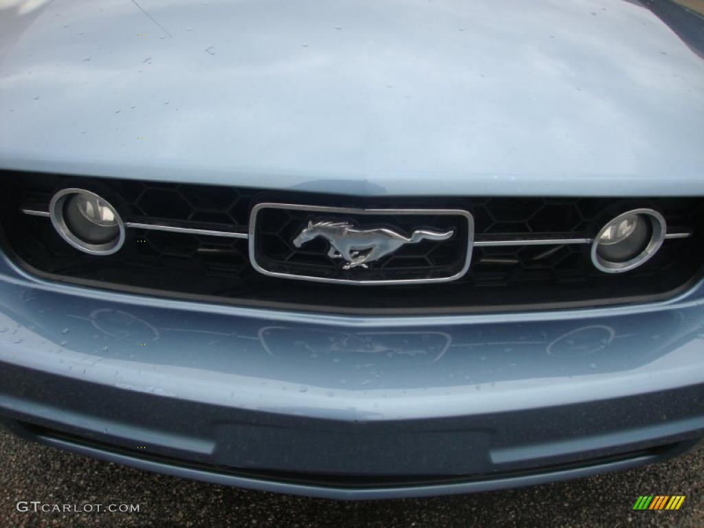 2007 Mustang V6 Premium Coupe - Vista Blue Metallic / Light Graphite photo #34