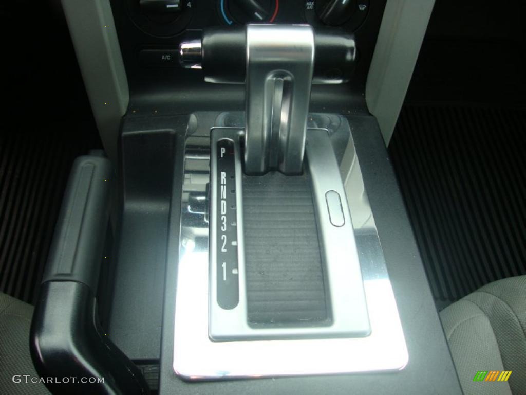 2007 Mustang V6 Premium Coupe - Vista Blue Metallic / Light Graphite photo #36