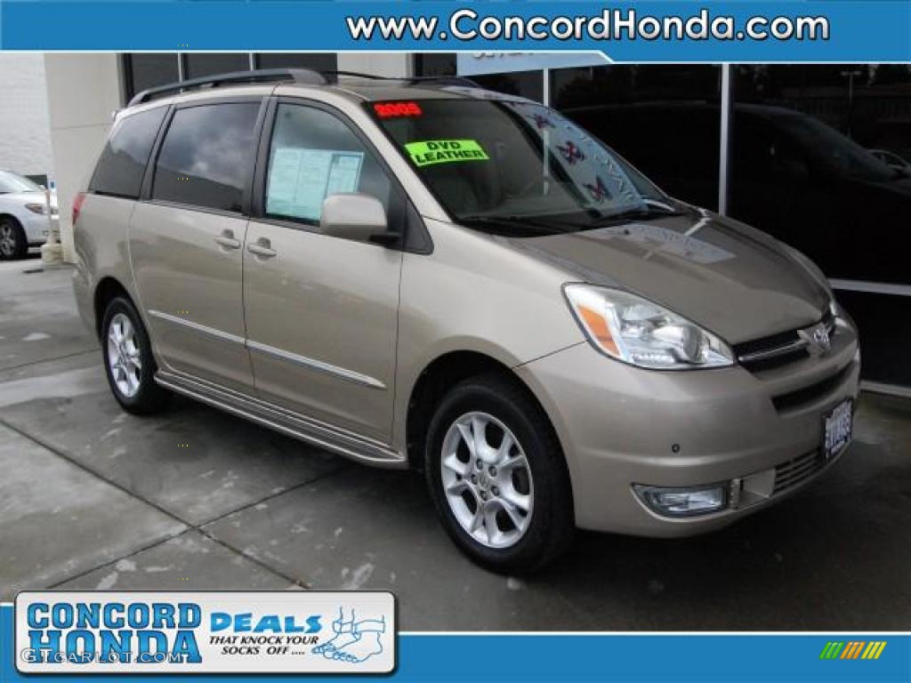 2005 Sienna XLE Limited AWD - Desert Sand Mica / Taupe photo #1