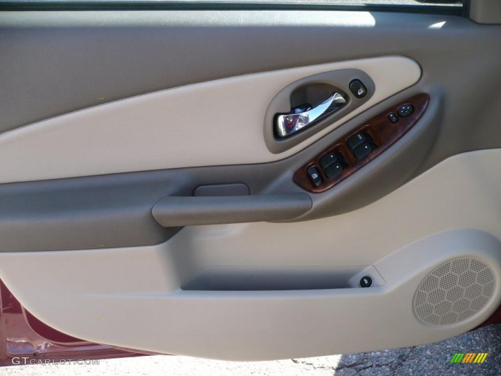 2004 Malibu LT V6 Sedan - Sport Red Metallic / Neutral photo #7