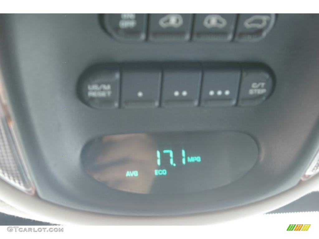 2005 Town & Country Touring - Inferno Red Pearl / Medium Slate Gray photo #6