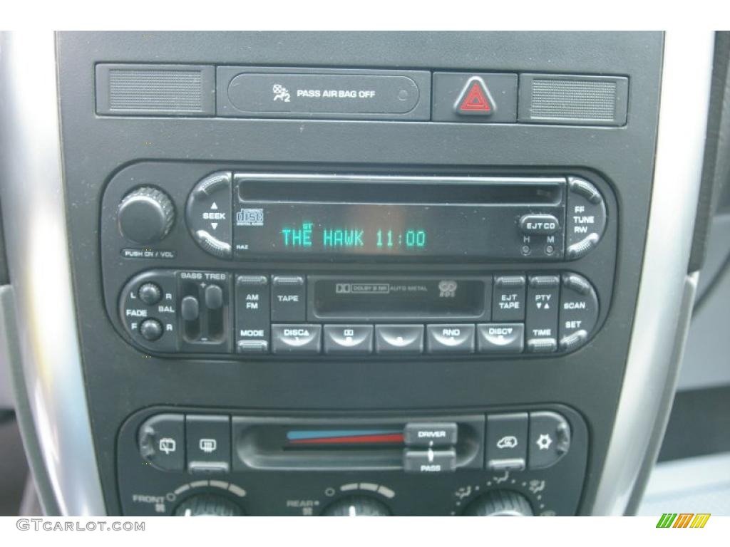 2005 Town & Country Touring - Inferno Red Pearl / Medium Slate Gray photo #7