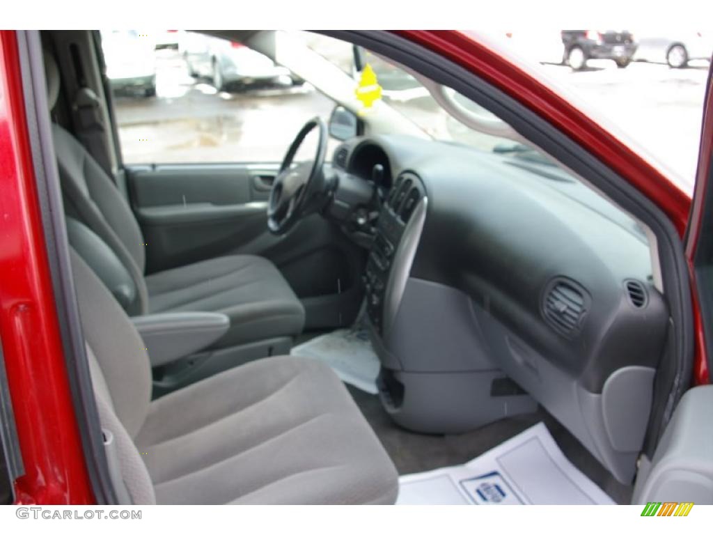 2005 Town & Country Touring - Inferno Red Pearl / Medium Slate Gray photo #17