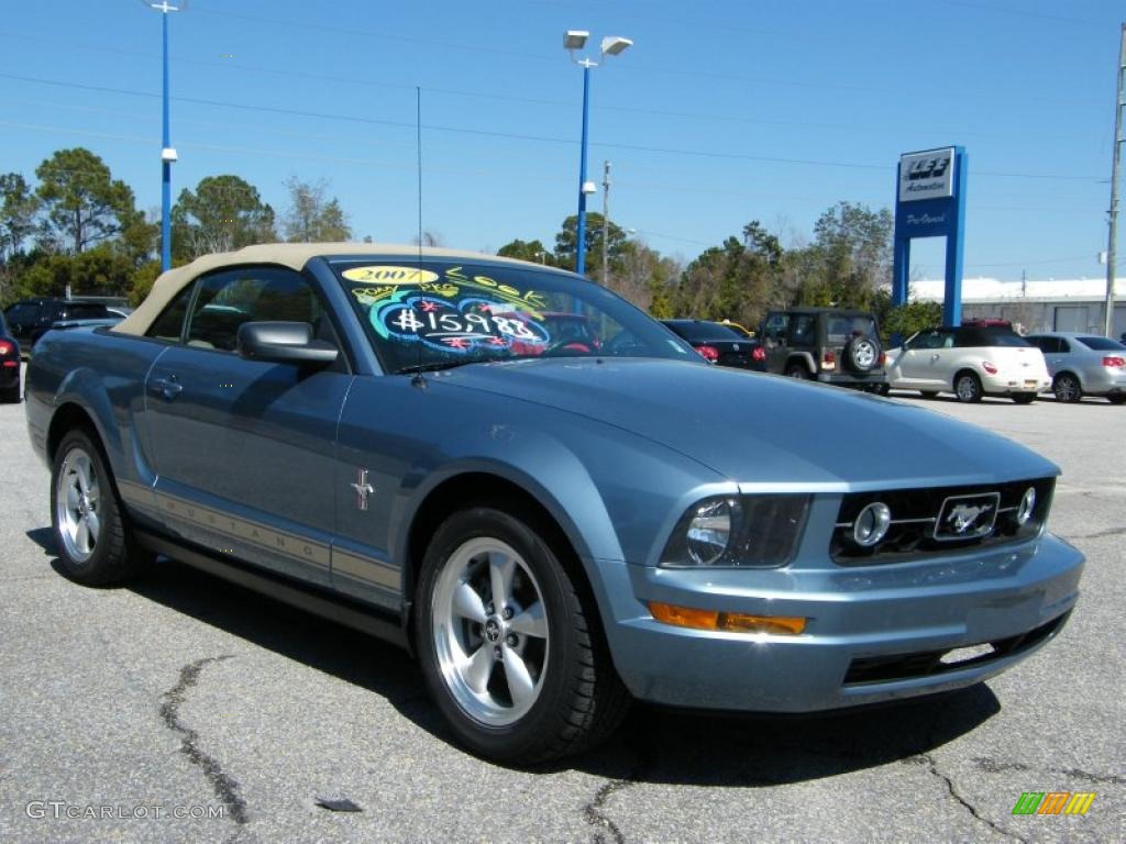 2007 Mustang V6 Premium Convertible - Windveil Blue Metallic / Medium Parchment photo #7