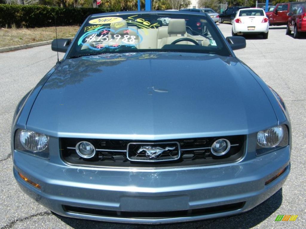 2007 Mustang V6 Premium Convertible - Windveil Blue Metallic / Medium Parchment photo #19