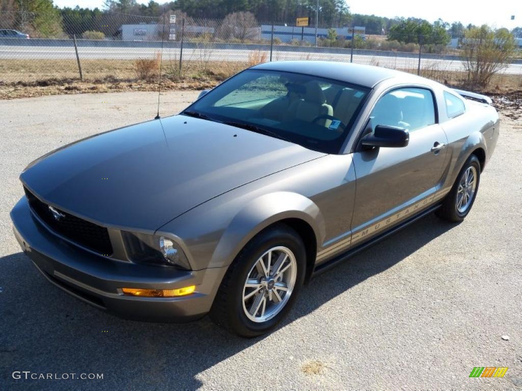 2005 Mustang V6 Deluxe Coupe - Mineral Grey Metallic / Medium Parchment photo #3