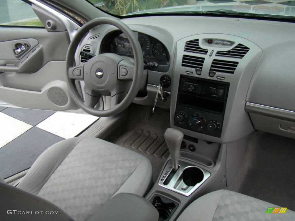 2005 Malibu LS V6 Sedan - Galaxy Silver Metallic / Gray photo #18