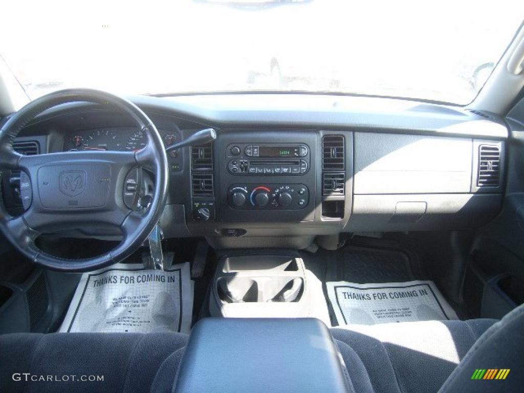 2002 Dakota SLT Quad Cab 4x4 - Light Almond Pearl Metallic / Dark Slate Gray photo #17