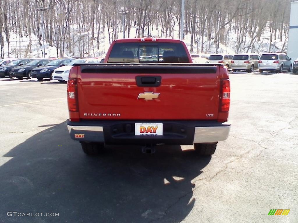 2007 Silverado 1500 LT Z71 Extended Cab 4x4 - Victory Red / Light Cashmere photo #5