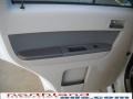 White Suede - Mariner V6 4WD Photo No. 10