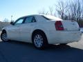 Cool Vanilla White - 300 LX Photo No. 3