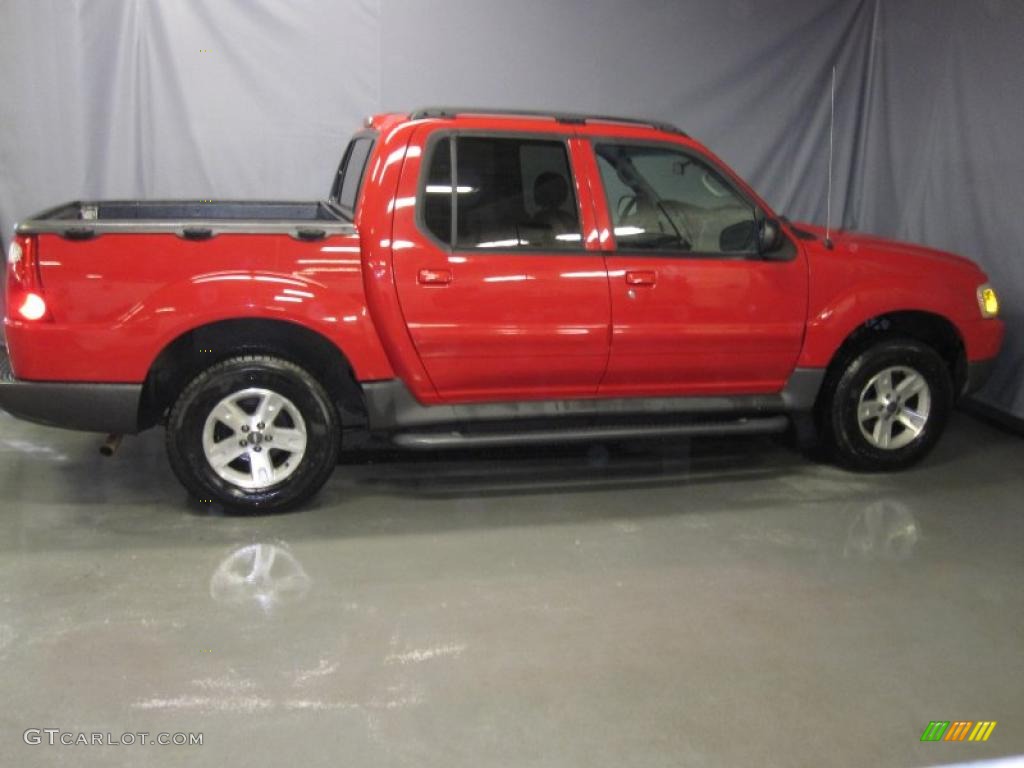 2005 Explorer Sport Trac XLT 4x4 - Bright Red / Medium Dark Flint photo #4