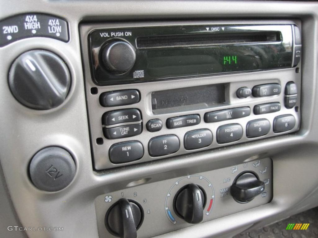 2005 Explorer Sport Trac XLT 4x4 - Bright Red / Medium Dark Flint photo #11