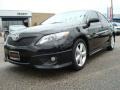 Black - Camry SE Photo No. 1