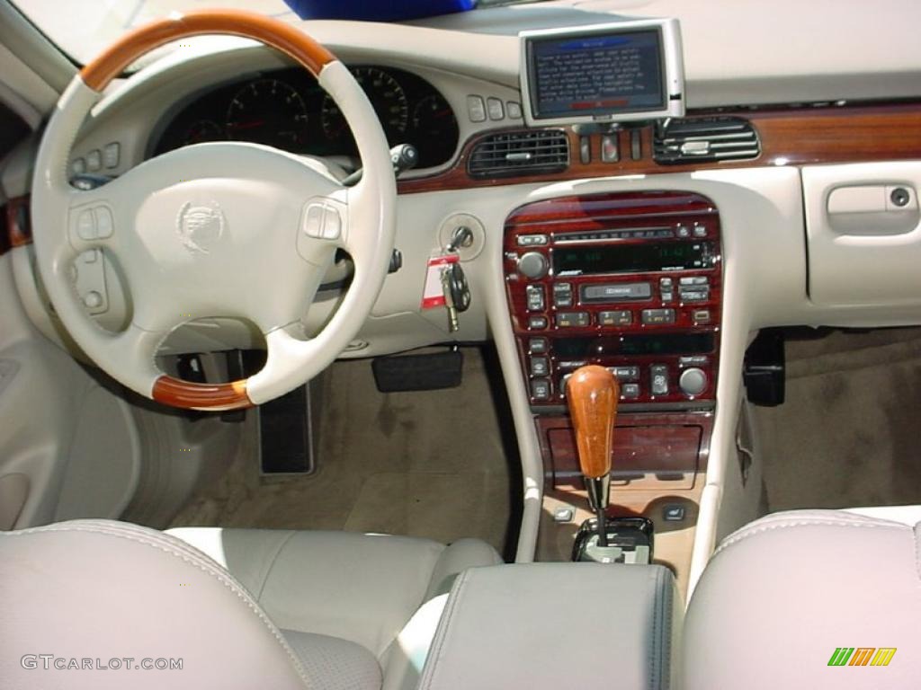 2000 Seville STS - White Diamond / Neutral Shale photo #16