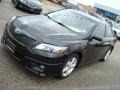 Black - Camry SE Photo No. 10