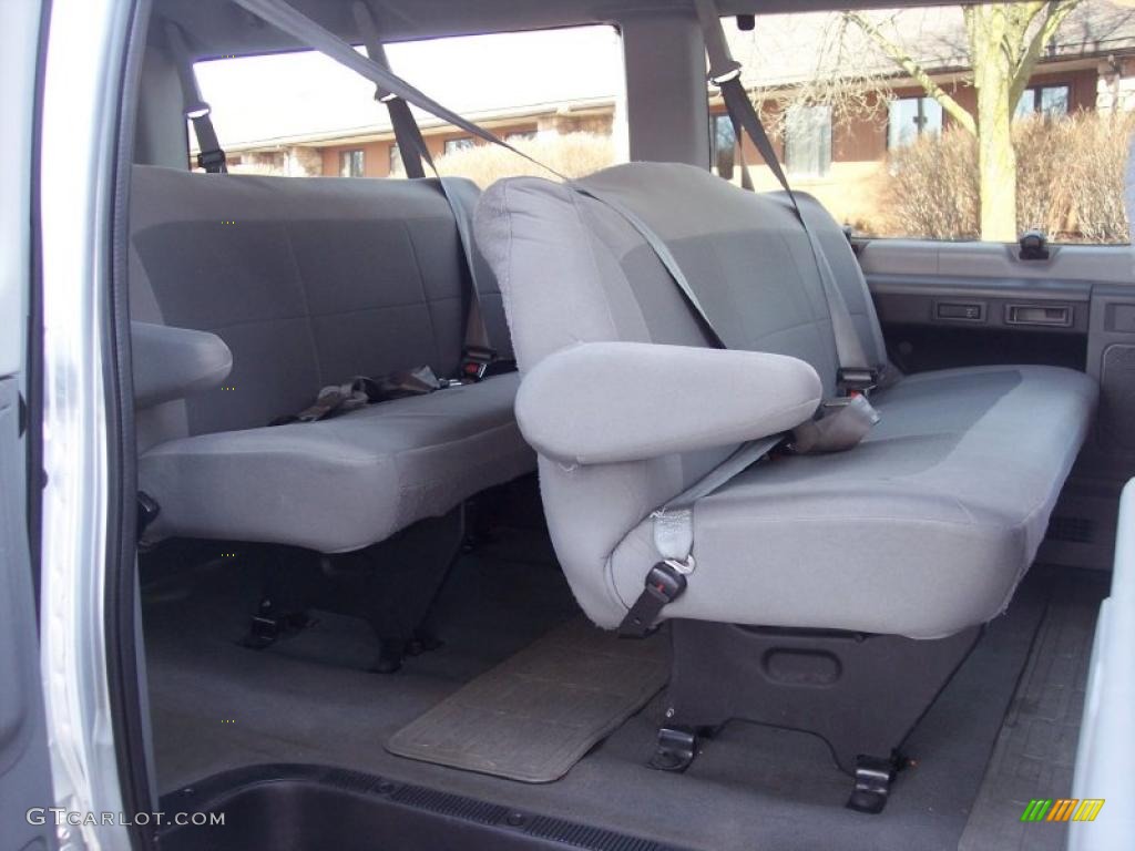 2007 E Series Van E350 Super Duty XLT 15 Passenger - Silver Metallic / Medium Flint Grey photo #35