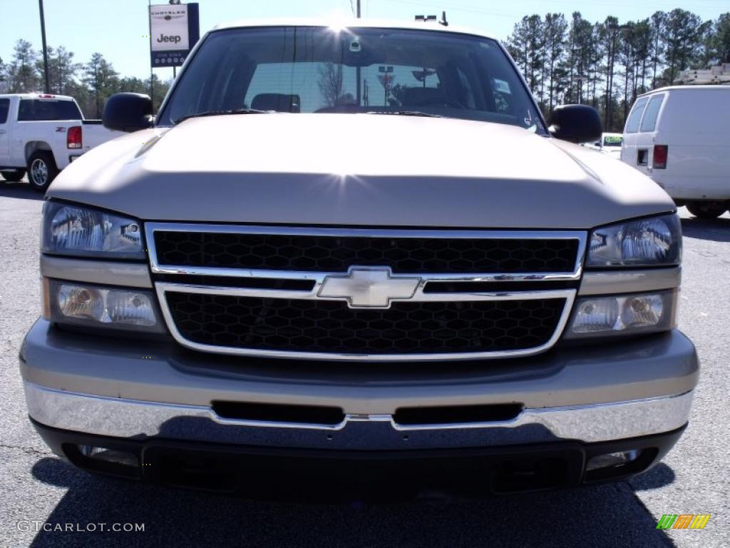 2007 Silverado 1500 Classic LT Crew Cab - Sandstone Metallic / Tan photo #3