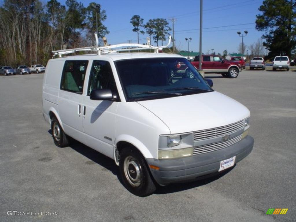 1999 Astro Cargo Van - Ivory White / Gray photo #3