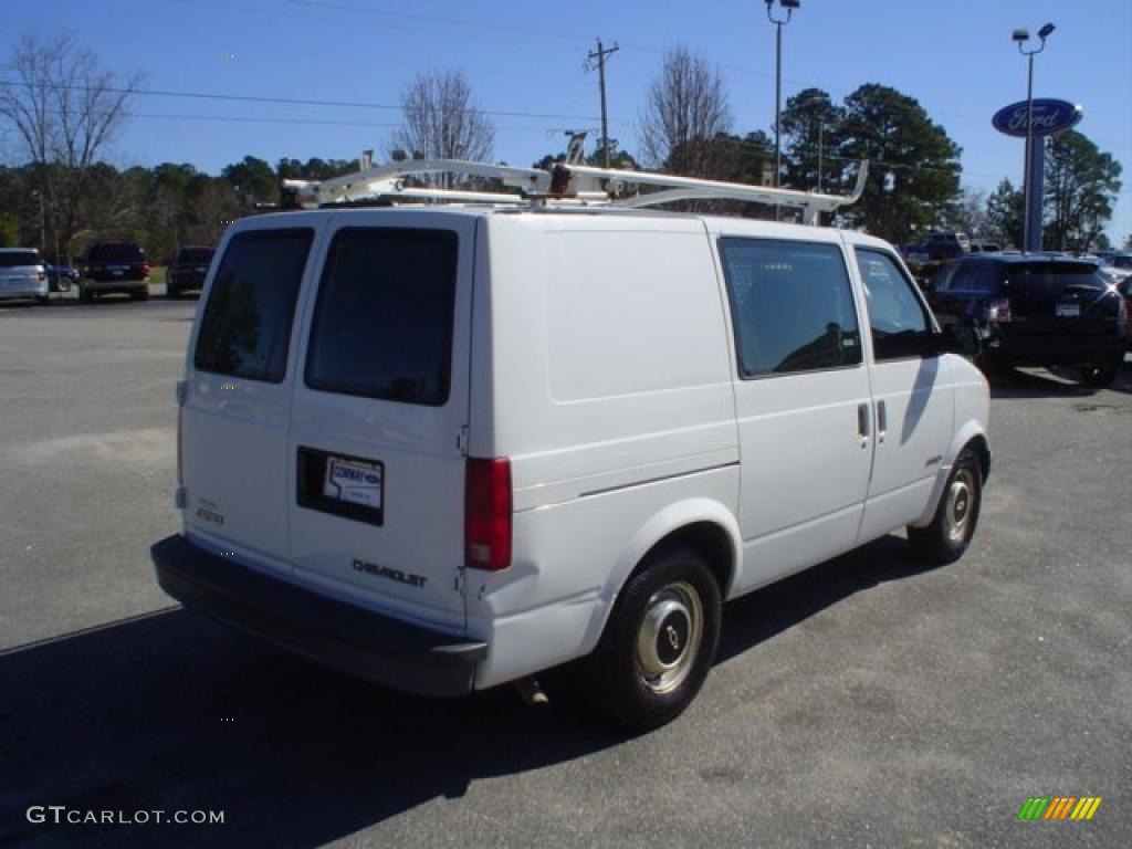 1999 Astro Cargo Van - Ivory White / Gray photo #5