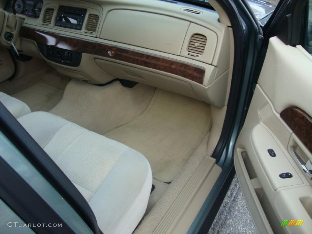 2006 Grand Marquis GS - Light Tundra Metallic / Light Camel photo #15