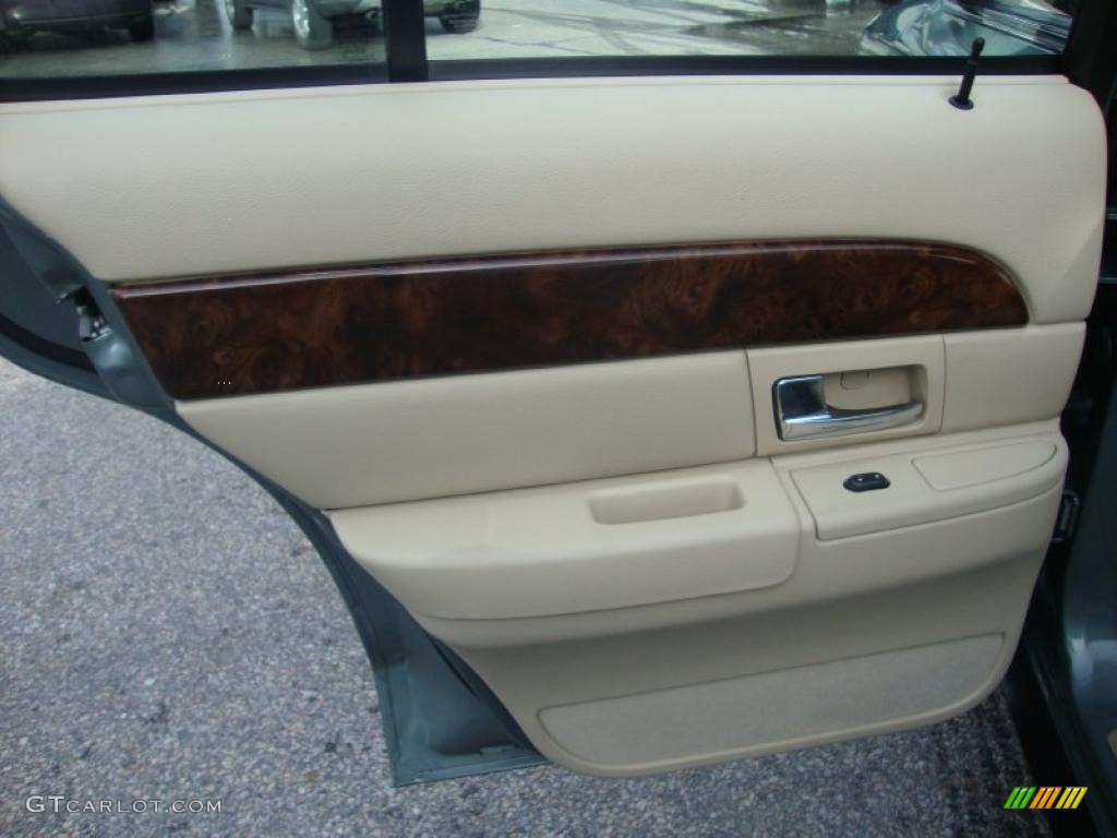 2006 Grand Marquis GS - Light Tundra Metallic / Light Camel photo #21