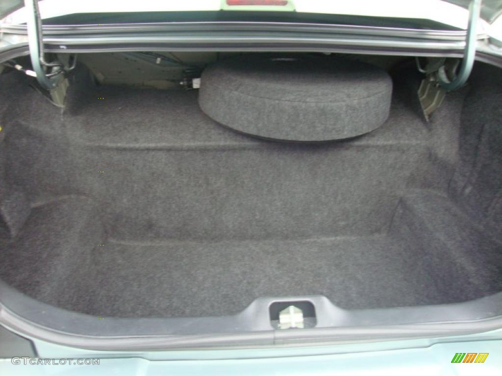 2006 Grand Marquis GS - Light Tundra Metallic / Light Camel photo #22