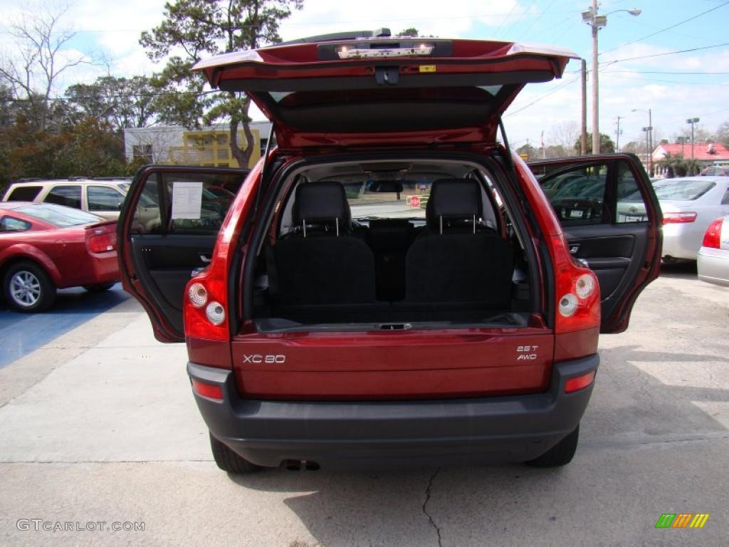 2004 XC90 2.5T AWD - Ruby Red Metallic / Graphite photo #15