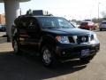 Super Black - Pathfinder SE 4x4 Photo No. 3