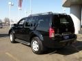 Super Black - Pathfinder SE 4x4 Photo No. 4