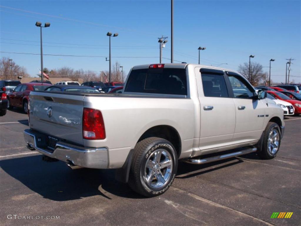 2009 Ram 1500 Big Horn Edition Crew Cab 4x4 - Light Graystone Pearl / Dark Slate/Medium Graystone photo #3