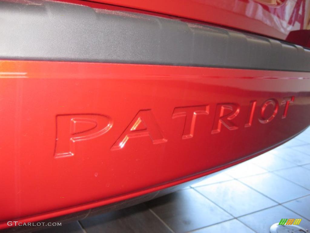 2010 Patriot Sport - Inferno Red Crystal Pearl / Dark Slate Gray photo #8