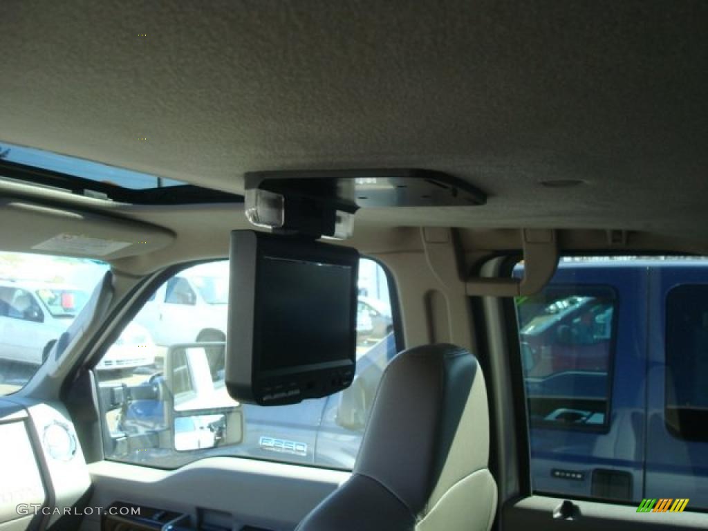 2008 F450 Super Duty Lariat Crew Cab 4x4 Dually - Silver Metallic / Medium Stone Grey photo #8