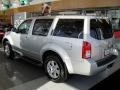 Silver Lightning - Pathfinder SE 4x4 Photo No. 2