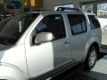 Silver Lightning - Pathfinder SE 4x4 Photo No. 6
