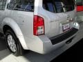 Silver Lightning - Pathfinder SE 4x4 Photo No. 7