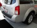 Silver Lightning - Pathfinder SE 4x4 Photo No. 8